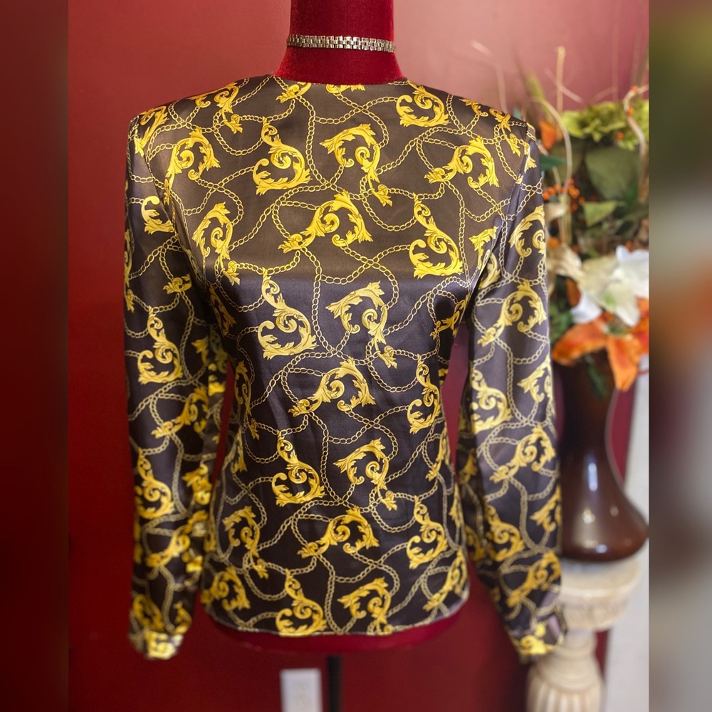 ✨Brown Chain Print Blouse✨